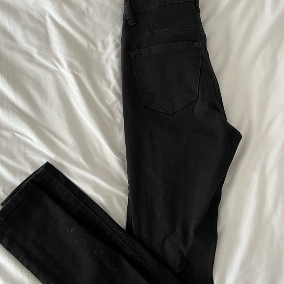 Black pants with holes - Picture 3 of 3